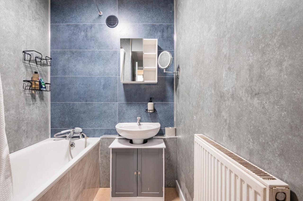 Lovely 4 Bedroom Flat In Wandsworth- Λονδίνο Εξωτερικό φωτογραφία